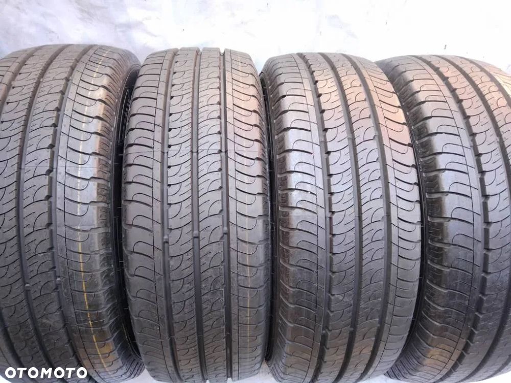 Goodyear EfficientGrip Cargo 215/65 R16C 109/107T 2024 - 1