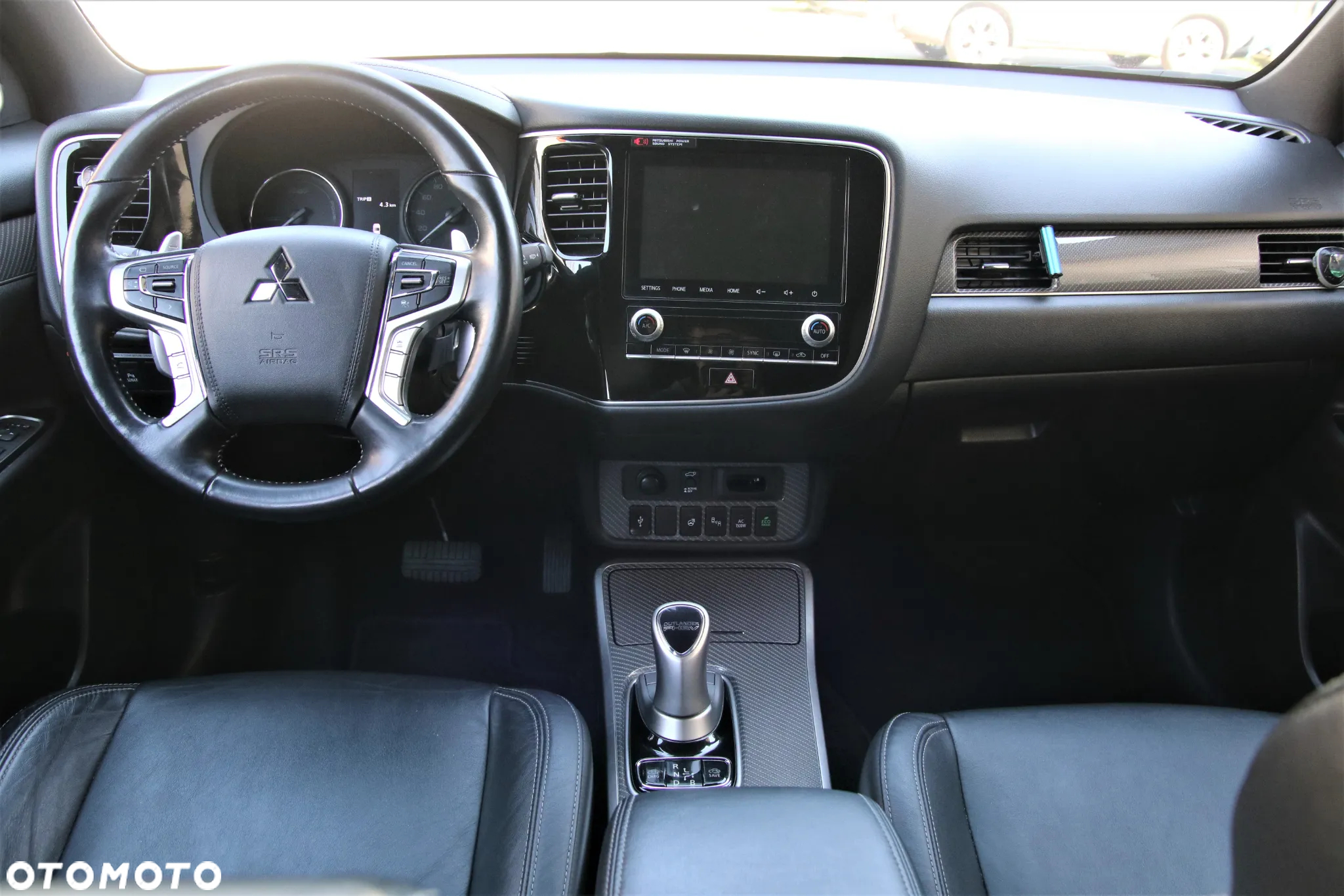 Mitsubishi Outlander 2.0 4WD Plug-In Hybrid - 18