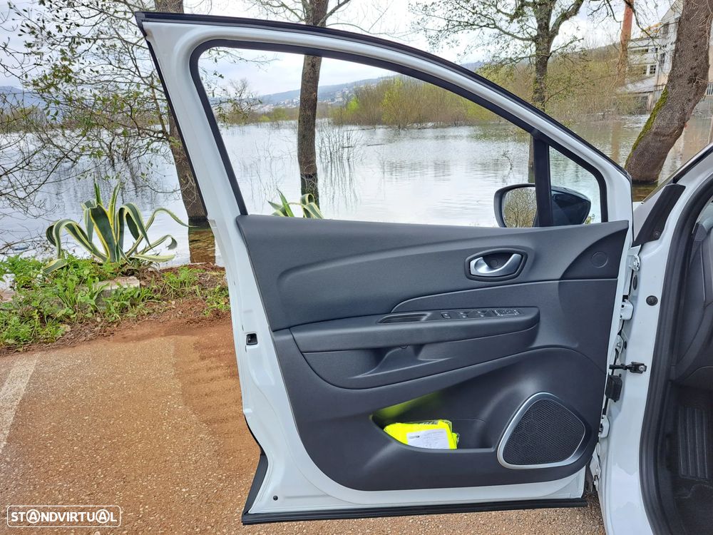 Renault Captur TCe 150 EDC GPF INTENS - 11