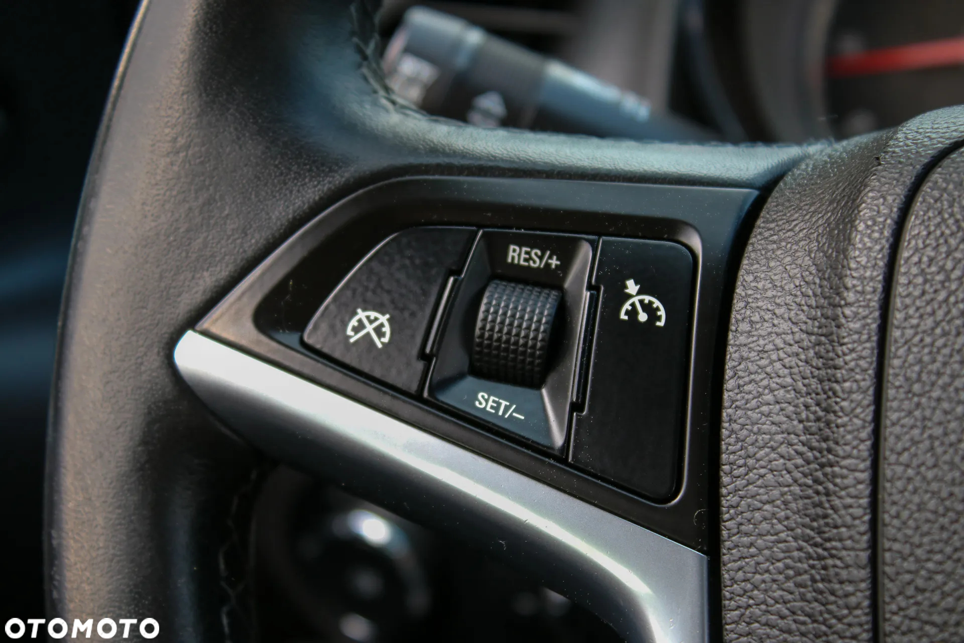 Opel Astra 1.4 Turbo Cosmo - 36