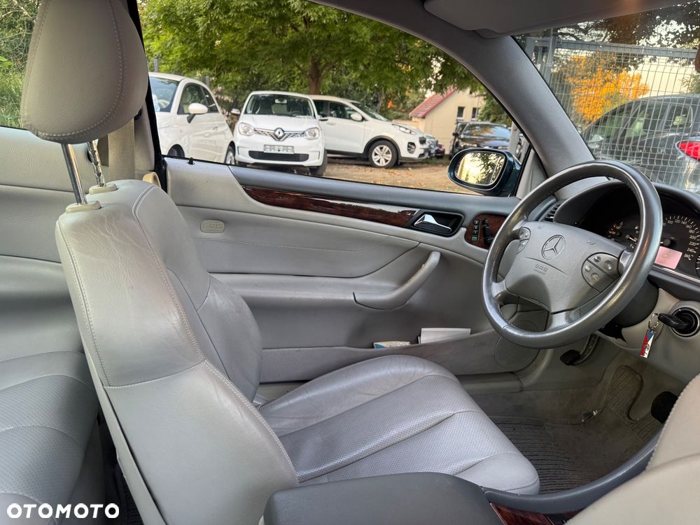 Mercedes-Benz CLK - 33