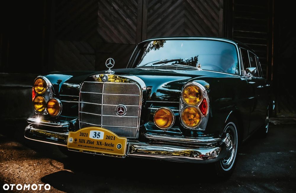 Mercedes-Benz W111 - 1
