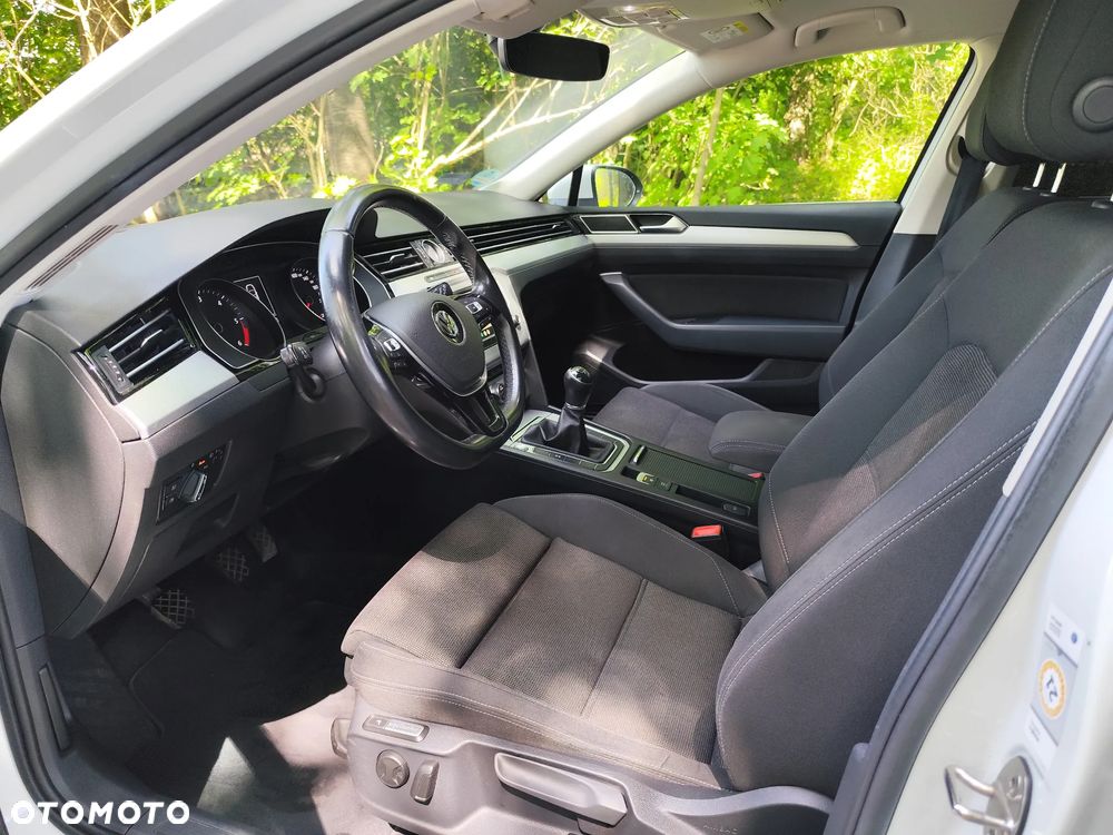 Volkswagen Passat 2.0 TDI (BlueMotion Technology) Comfortline - 11