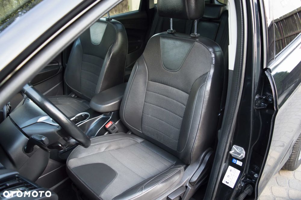 Ford Kuga 2.0 TDCi 2x4 Titanium - 19