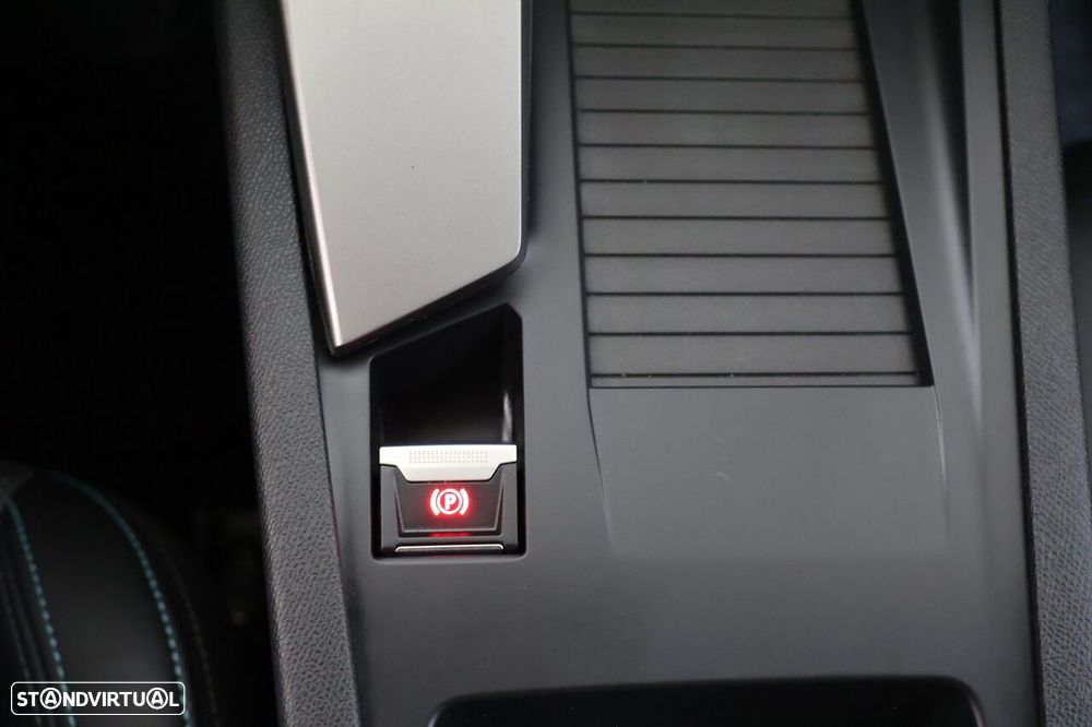 Peugeot 408 1.6 Hybrid Allure e-EAT8 - 13
