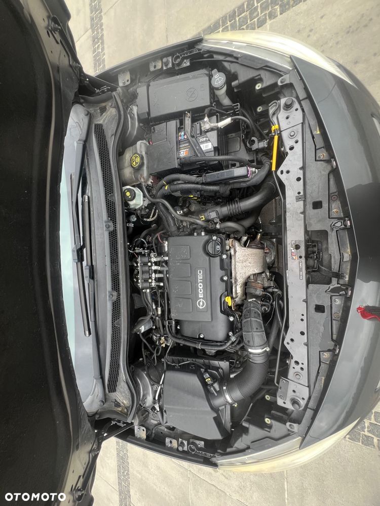 Opel Astra 1.4 T Enjoy S&S - 34