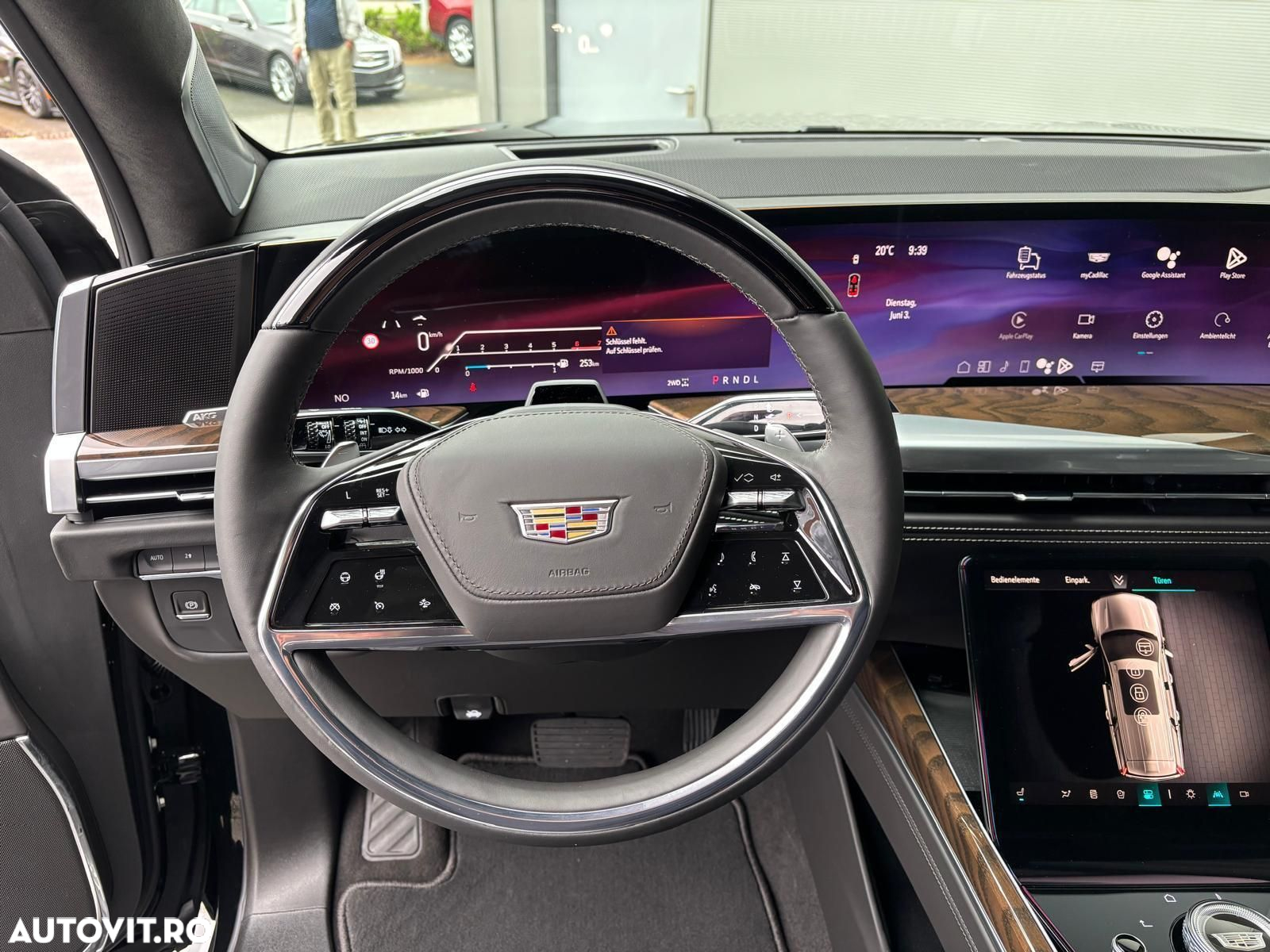 Cadillac Escalade - 7
