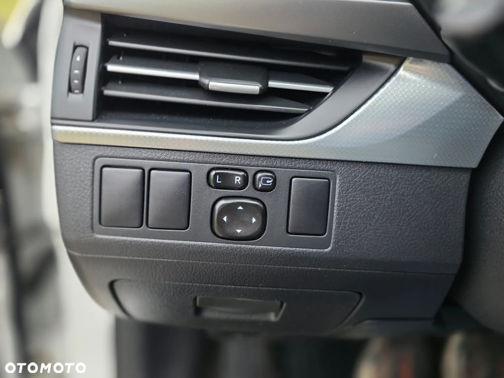 Toyota Avensis Touring Sports 1.8 Multidrive S Business Edition - 19