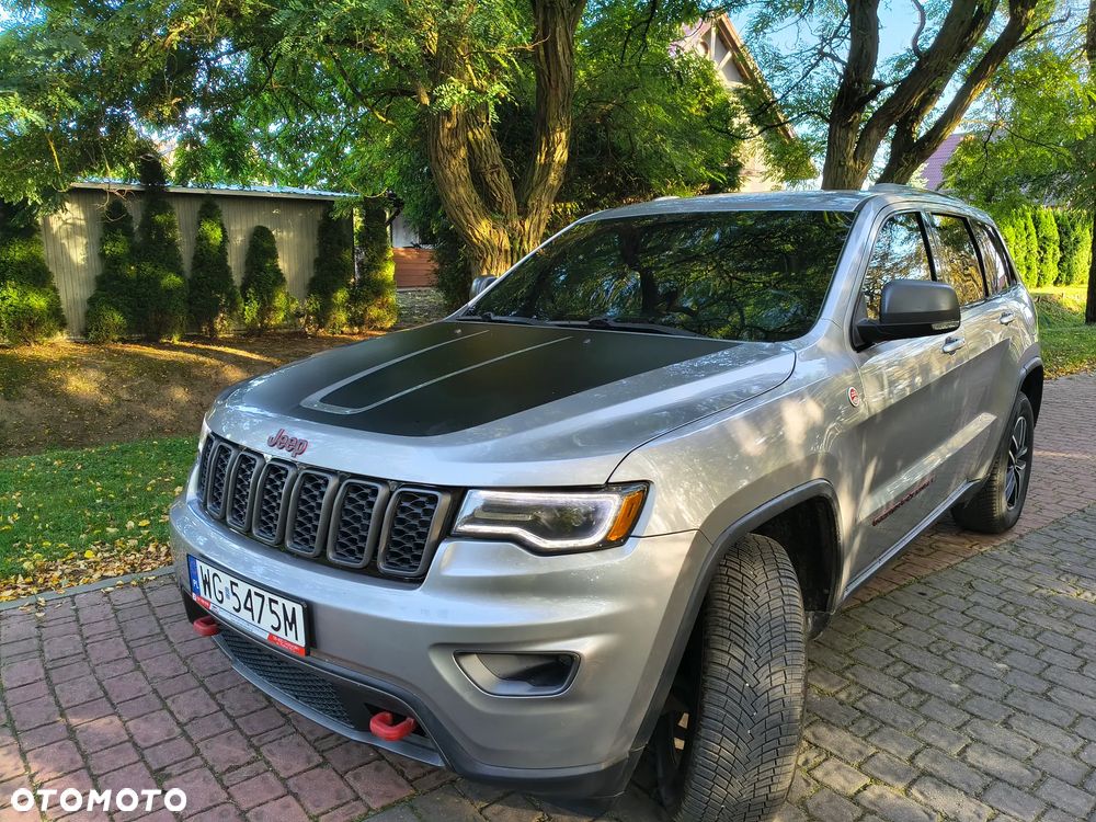 Jeep Grand Cherokee - 23