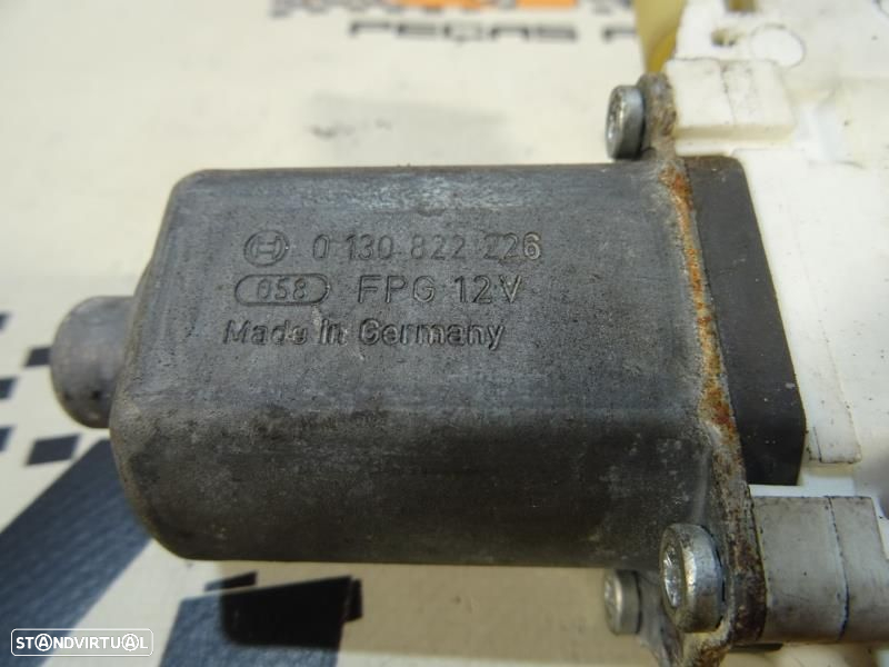 Motor Do Elevador De Vidro Frente Esquerdo Bmw 3 (E90)  0130822226 / 6 - 2