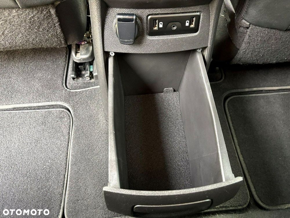 Renault Grand Scenic - 13