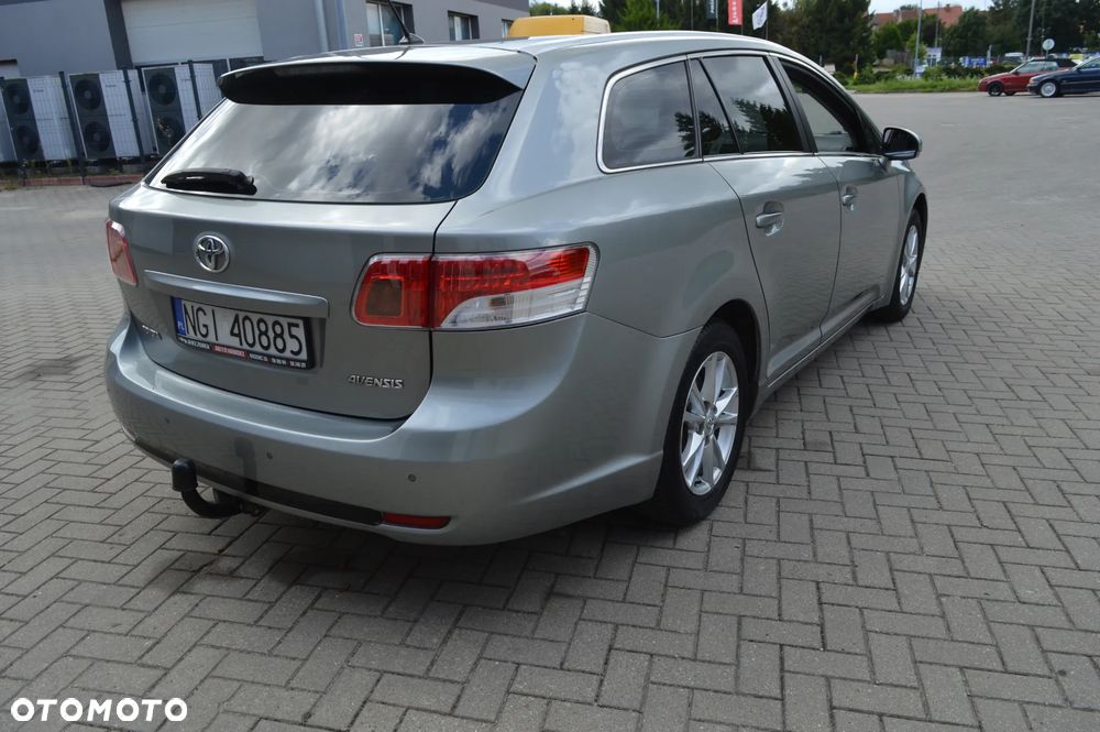 Toyota Avensis 1.8 Sol plus NAVI - 8
