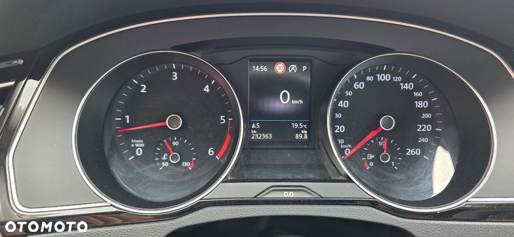 Volkswagen Passat 2.0 TDI SCR DSG 4Motion Business - 13