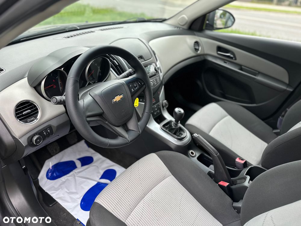 Chevrolet Cruze 1.6 LT - 16