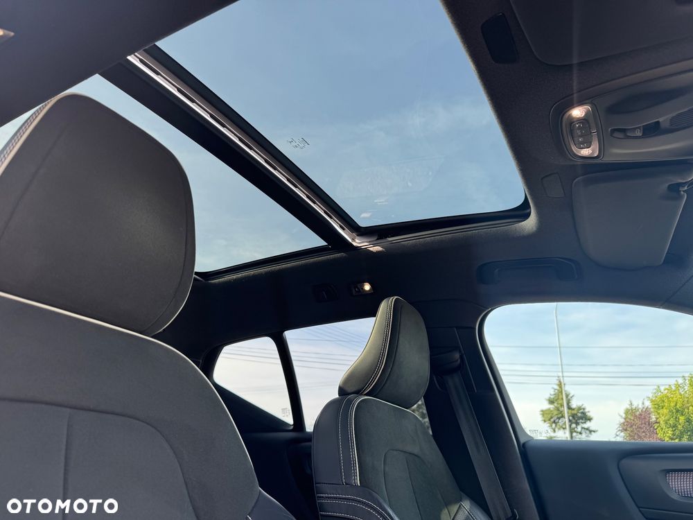 Volvo XC 40 D4 AWD R-Design - 19