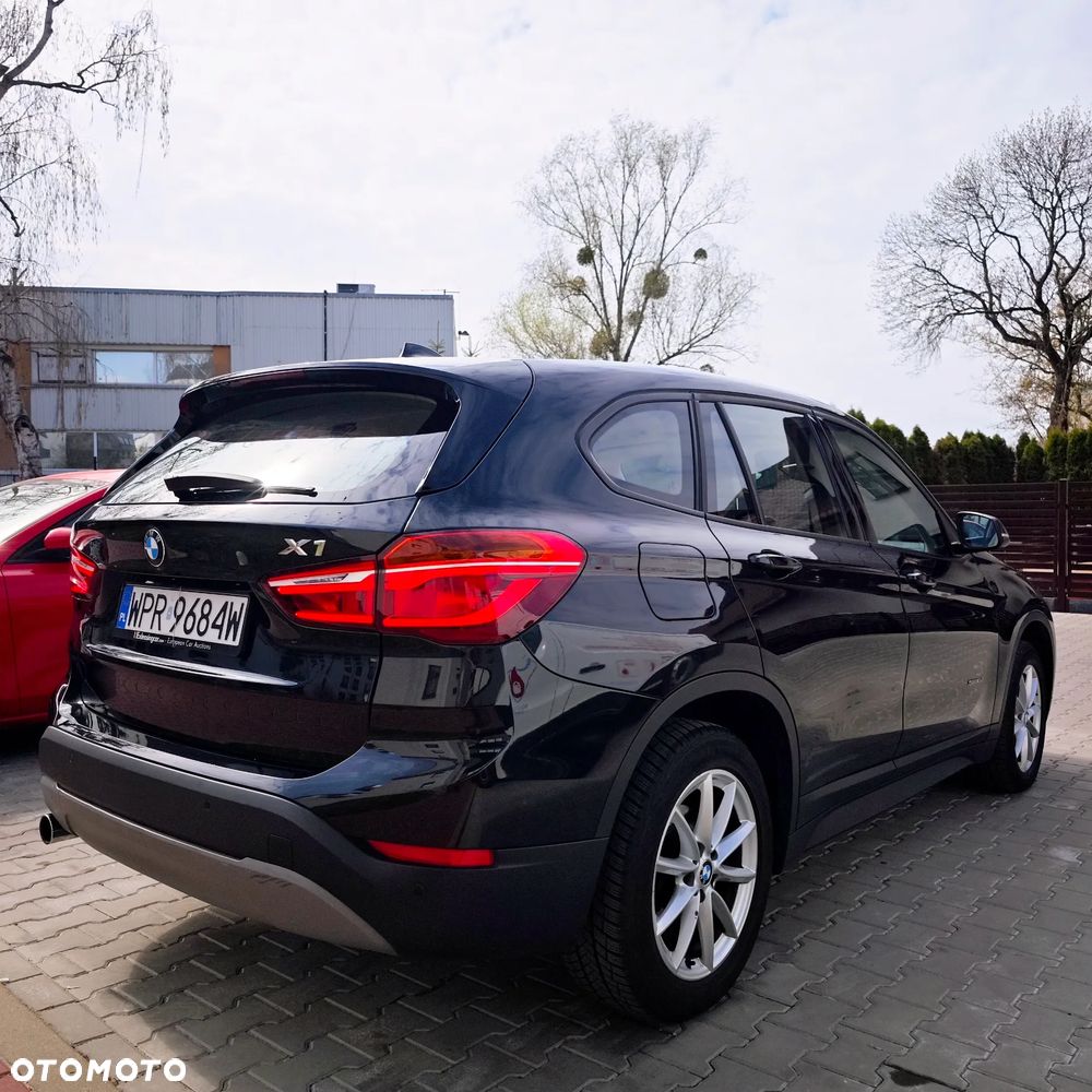 BMW X1 sDrive18d Sport Line - 7