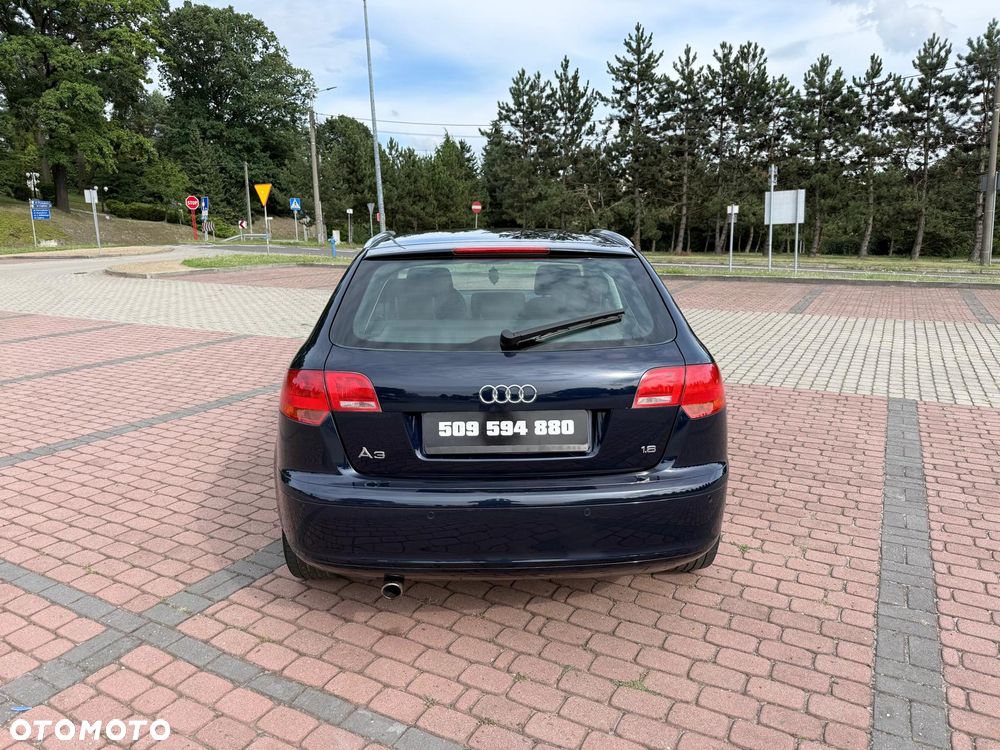 Audi A3 Sportback 1.6 FSI Ambiente - 8