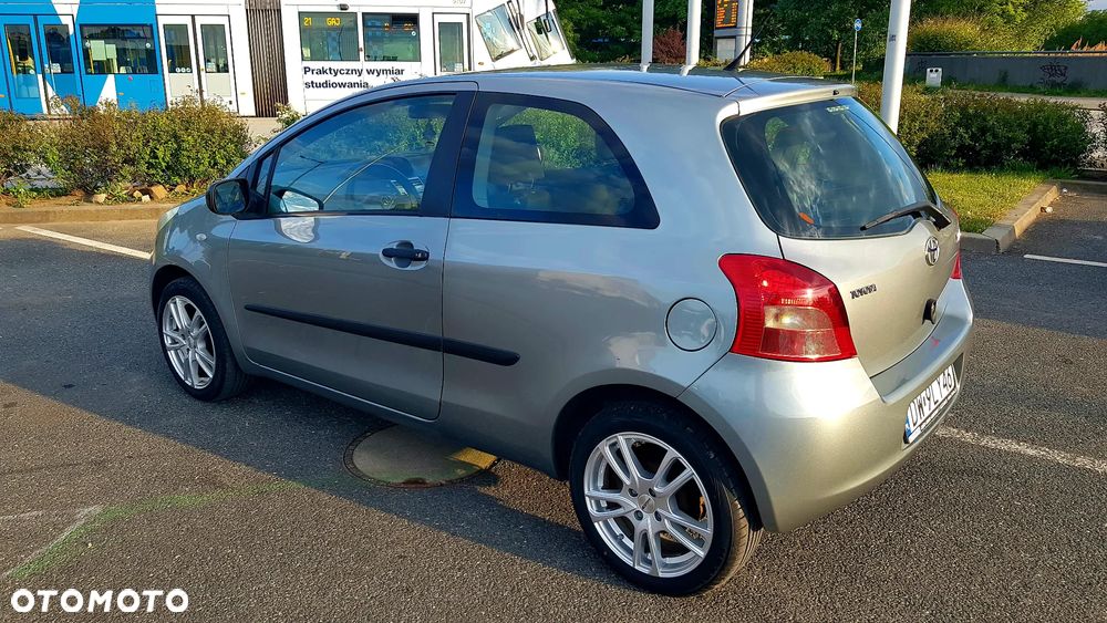 Toyota Yaris 1.0 Luna A/C - 6