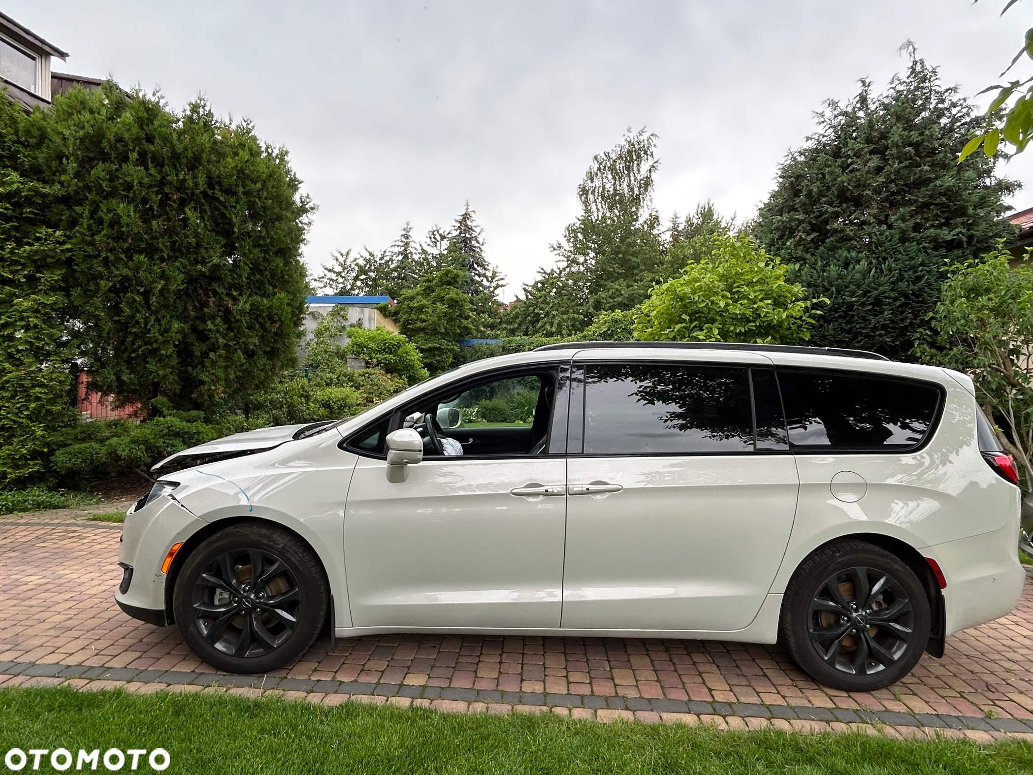 Chrysler Pacifica - 6