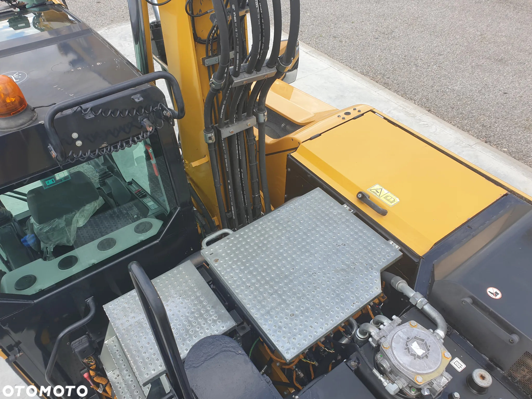 Caterpillar M 318 F ROTOTILT SPROWADZONY ŁADNY STAN - 20