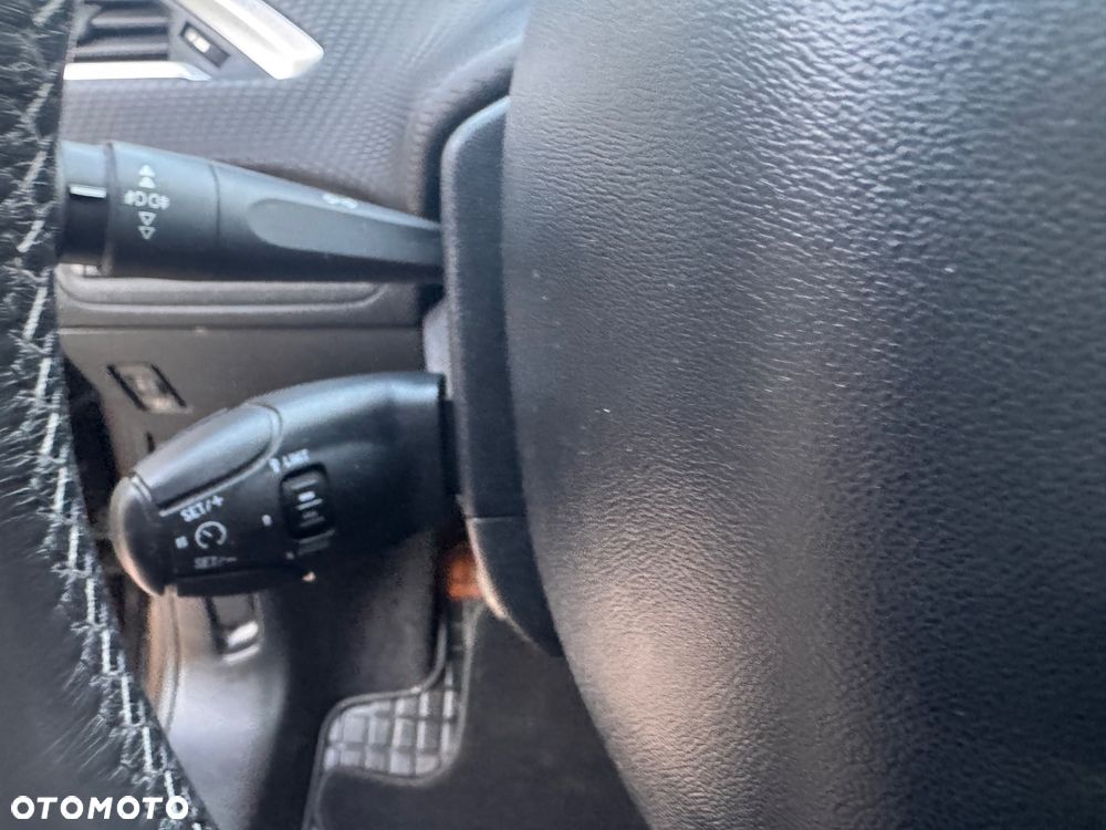 Peugeot 2008 e-HDi FAP 115 STOP & START Allure - 20