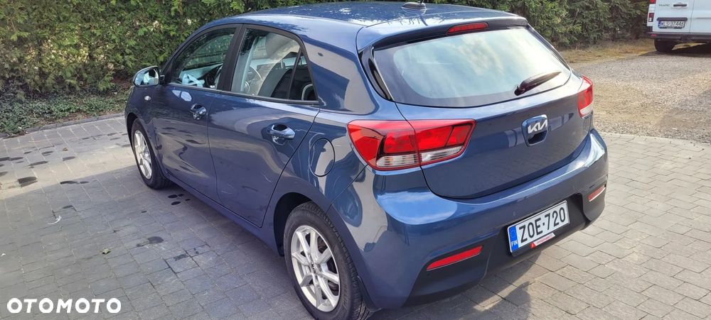 Kia Rio - 10