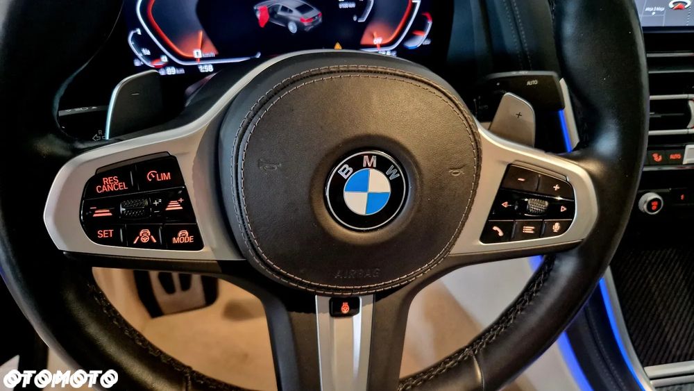 BMW Seria 8 - 37