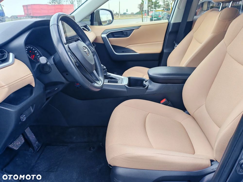 Toyota RAV4 - 12