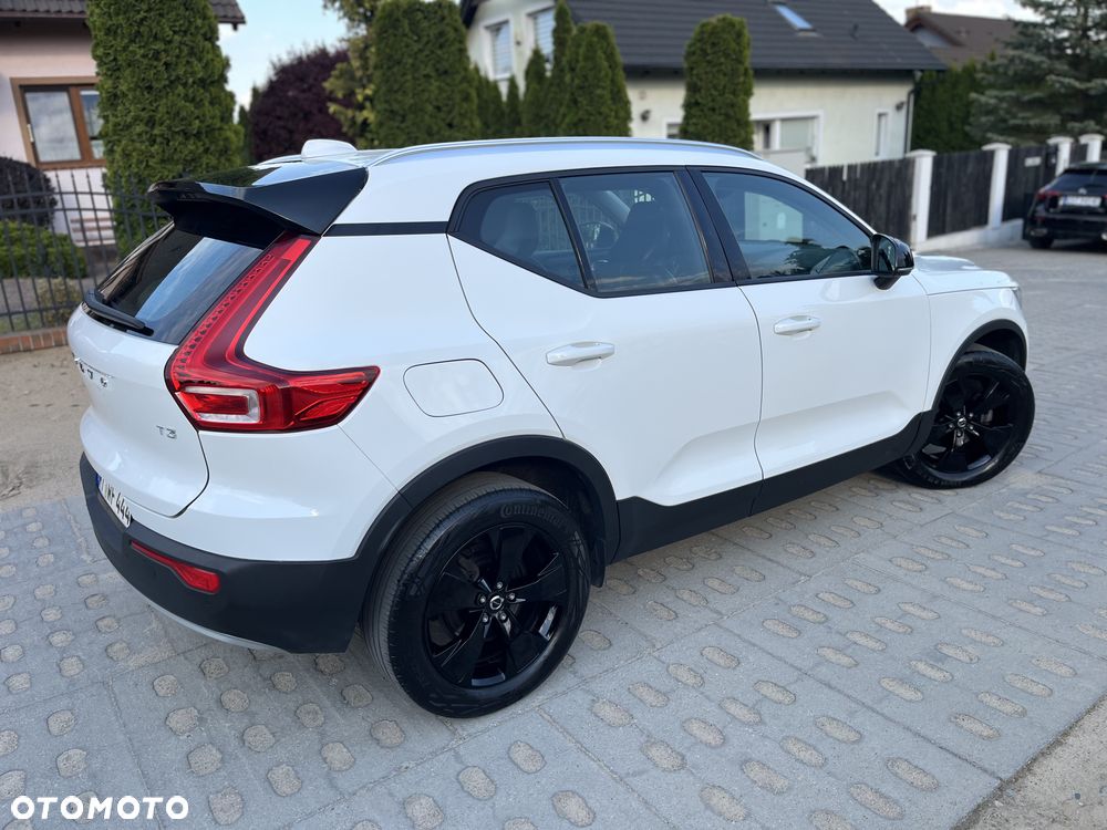 Volvo XC 40 T3 Momentum Pro - 33