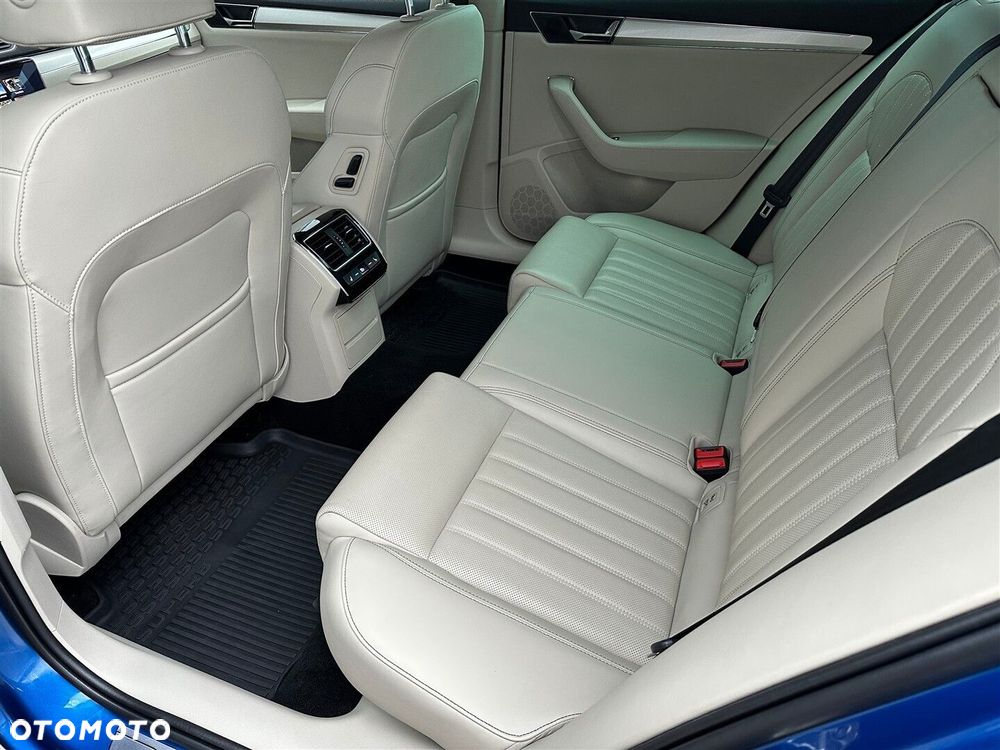 Skoda Superb 2.0 TSI 4x4 L&K DSG - 12