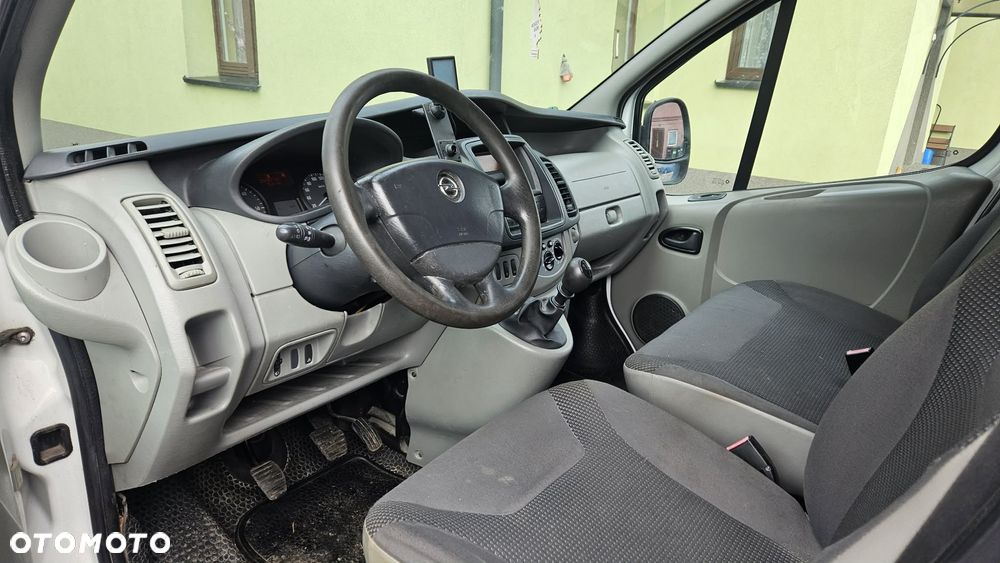 Opel vivaro - 9