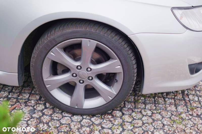 Subaru Legacy - 39