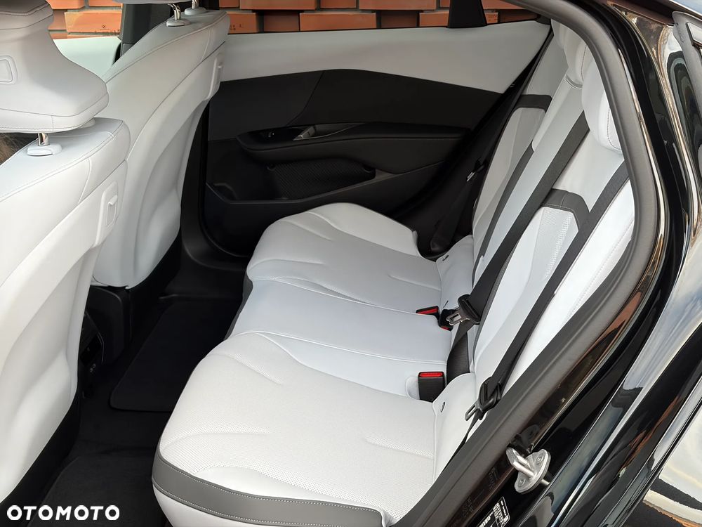 BMW i3 50 xDrive 113.4kWh - 32