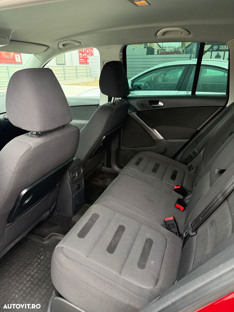 Volkswagen Tiguan - 8