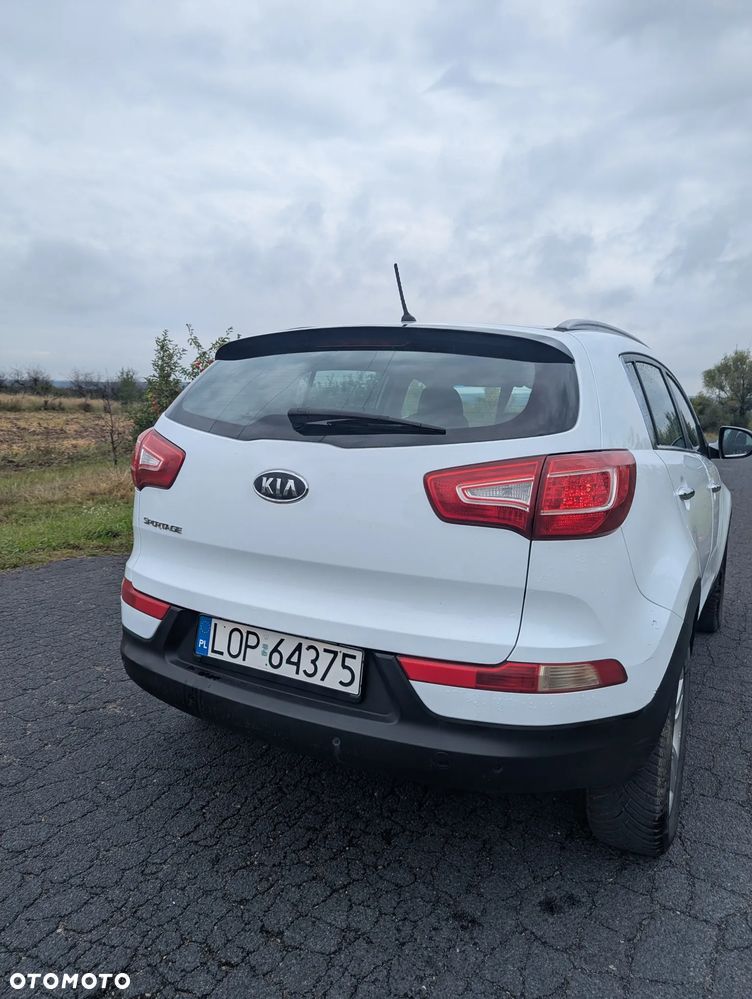 Kia Sportage 2.0 L - 8