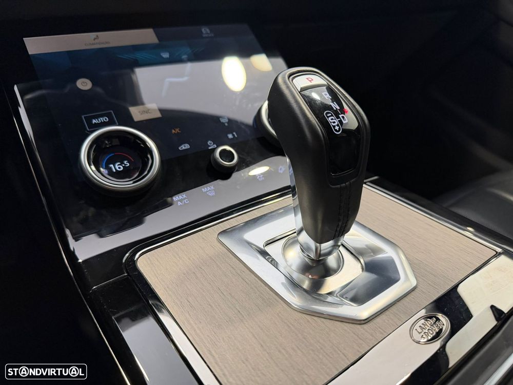 Land Rover Range Rover Evoque 1.5 P300e AWD Bronze Collection Auto - 12