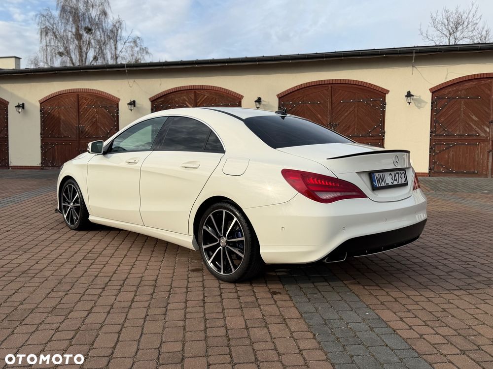 Mercedes-Benz CLA 220 d 7G-DCT AMG Line - 4