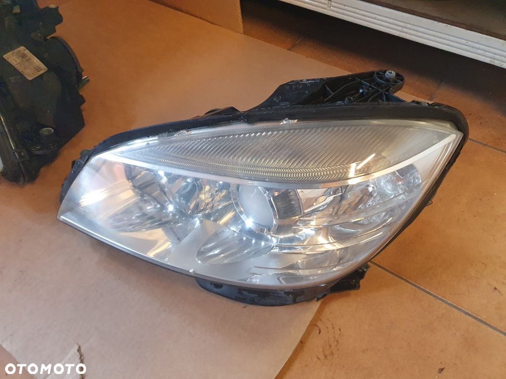 REFLEKTOR L/P MERCEDES C-KLASA W204 SOCZEWKA H7 - 7