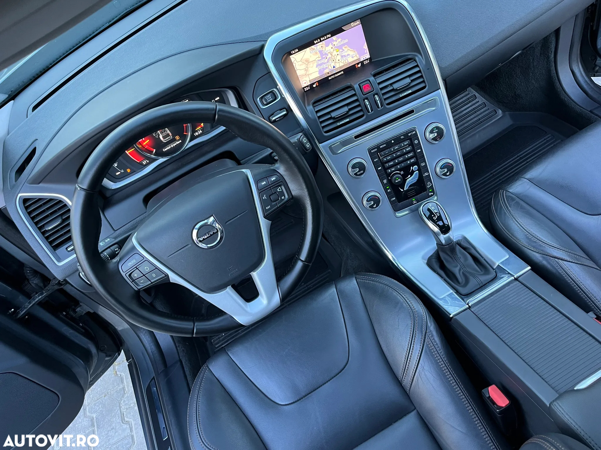 Volvo XC 60 D4 Geartronic Summum - 16