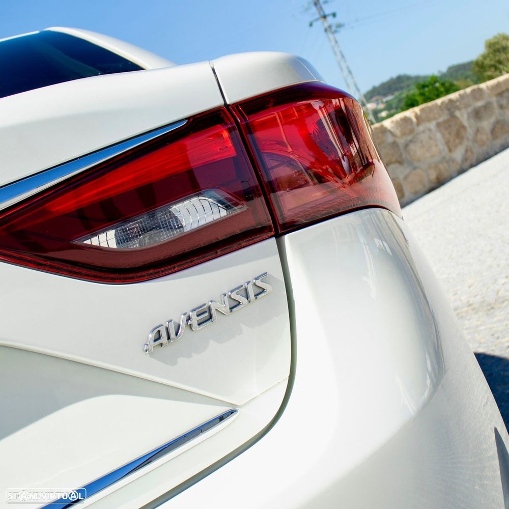 Toyota Avensis SD 2.0 D-4D Premium - 8
