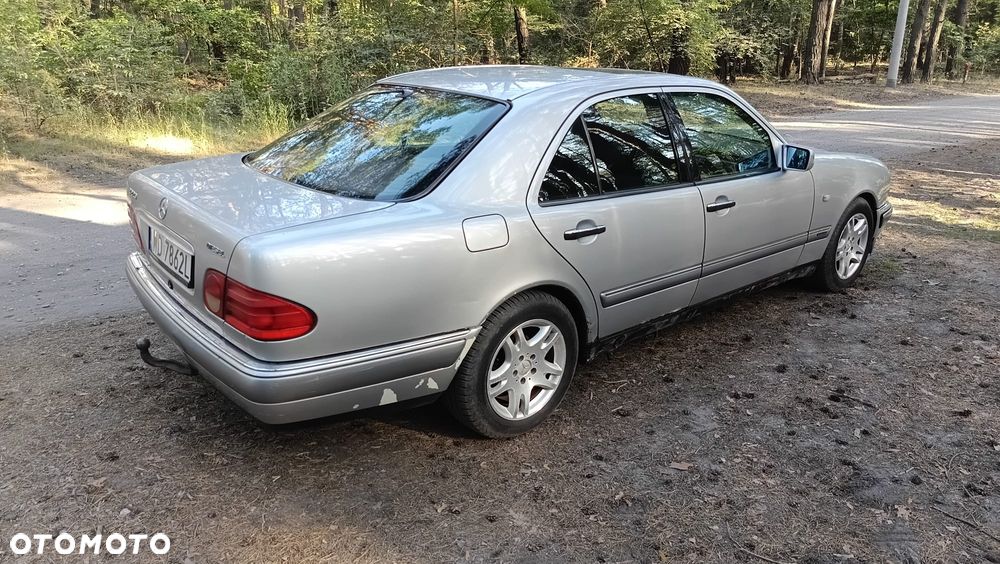 Mercedes-Benz Klasa E 220 D Elegance - 10