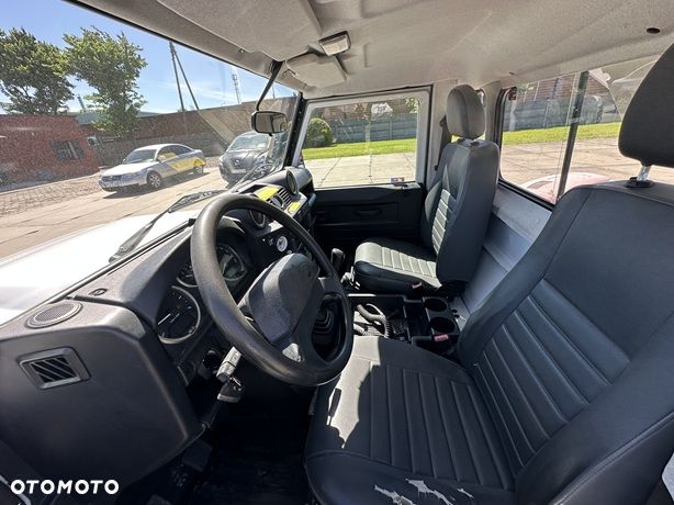 Land Rover Defender - 18