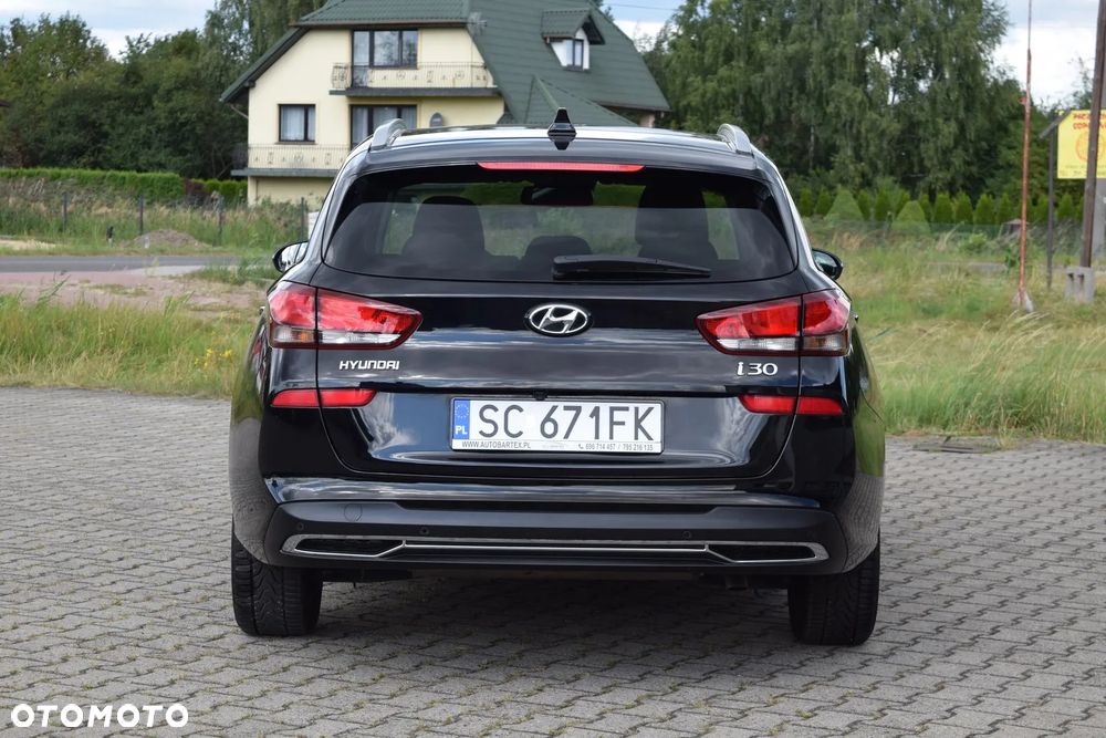 Hyundai i30 1.5 T-GDI 48V Executive DCT - 6