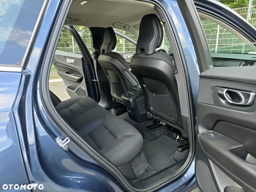 Volvo XC 60 B5 B AWD Momentum Pro - 15