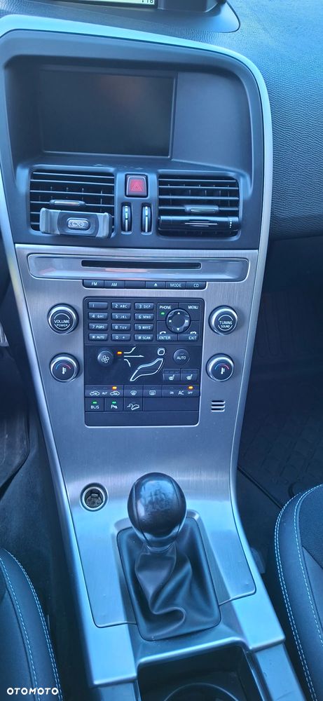 Volvo XC 60 D5 AWD Momentum - 26