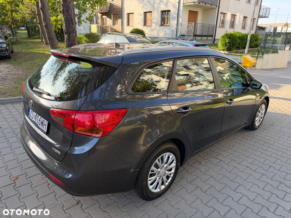 Kia Ceed - 10
