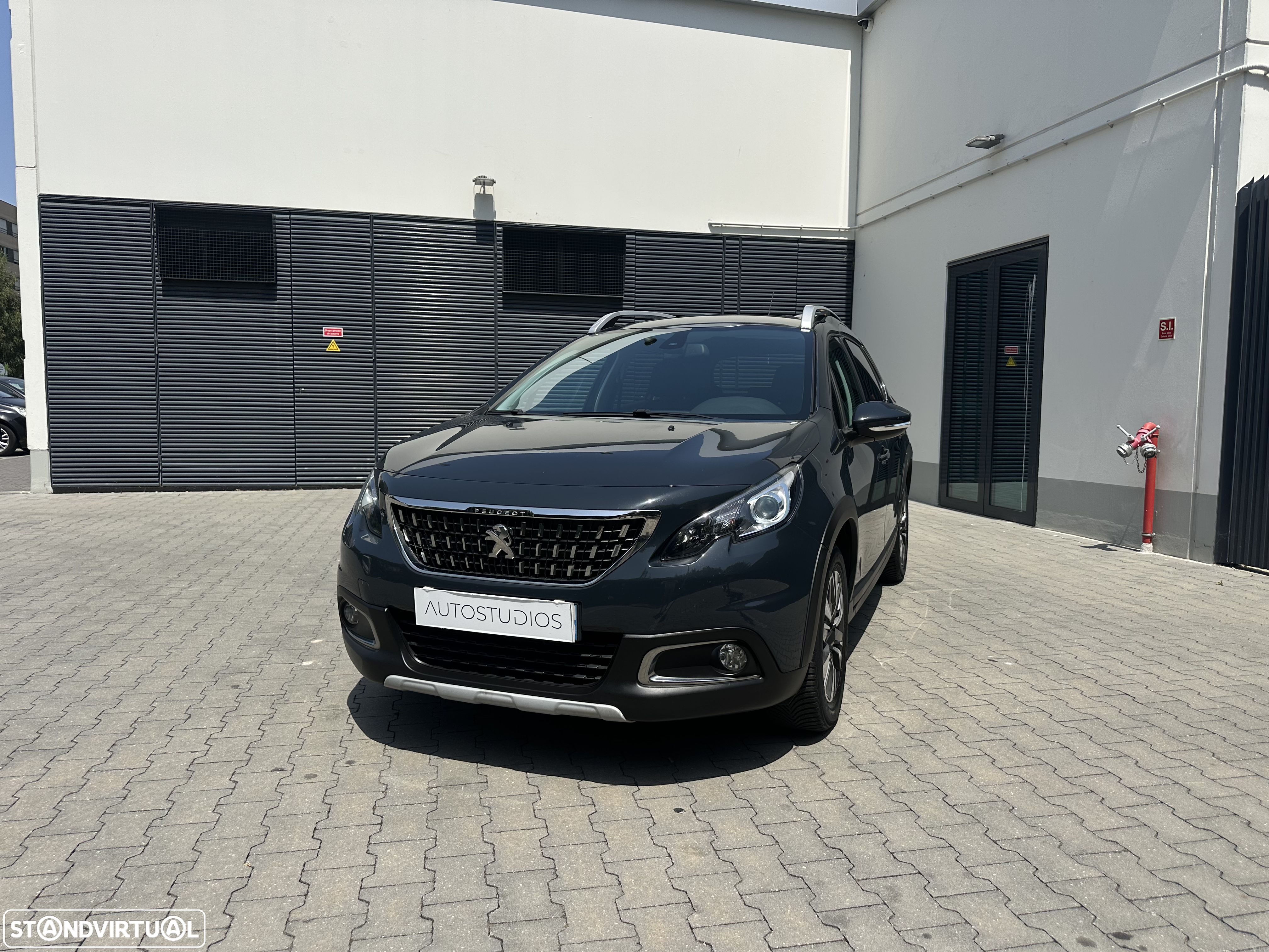 Peugeot 2008 1.2 PureTech Allure EAT6 - 1