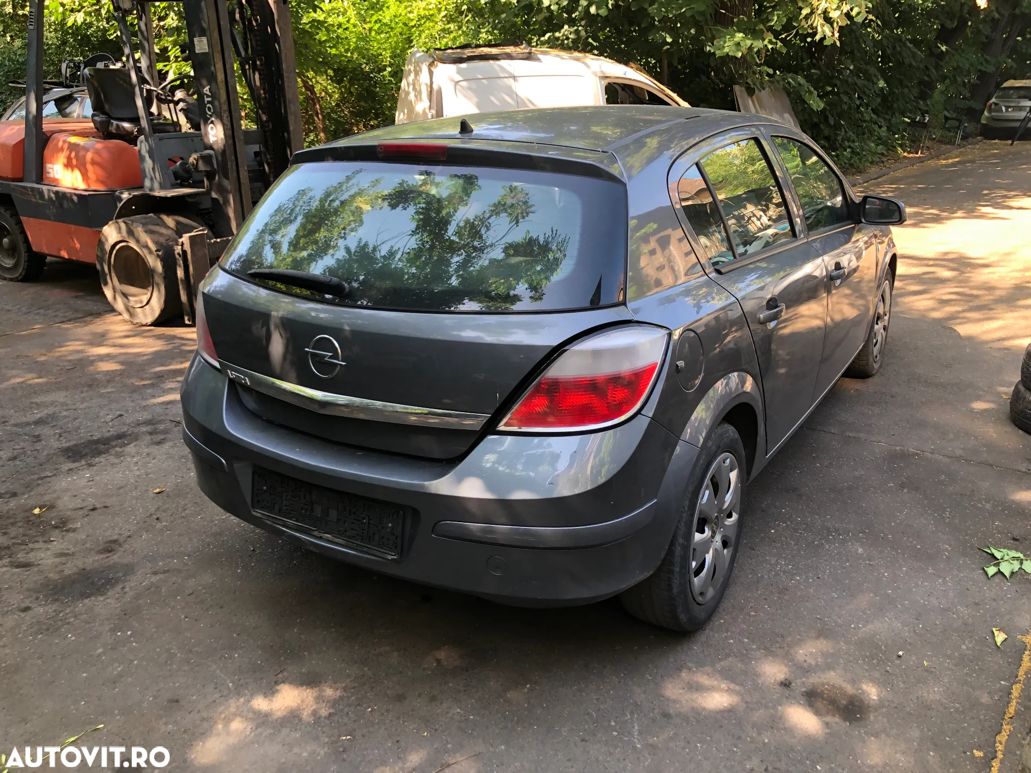 Dezmembrez Opel Astra H 2006 1.4 1.6 benzina Z155 - 3