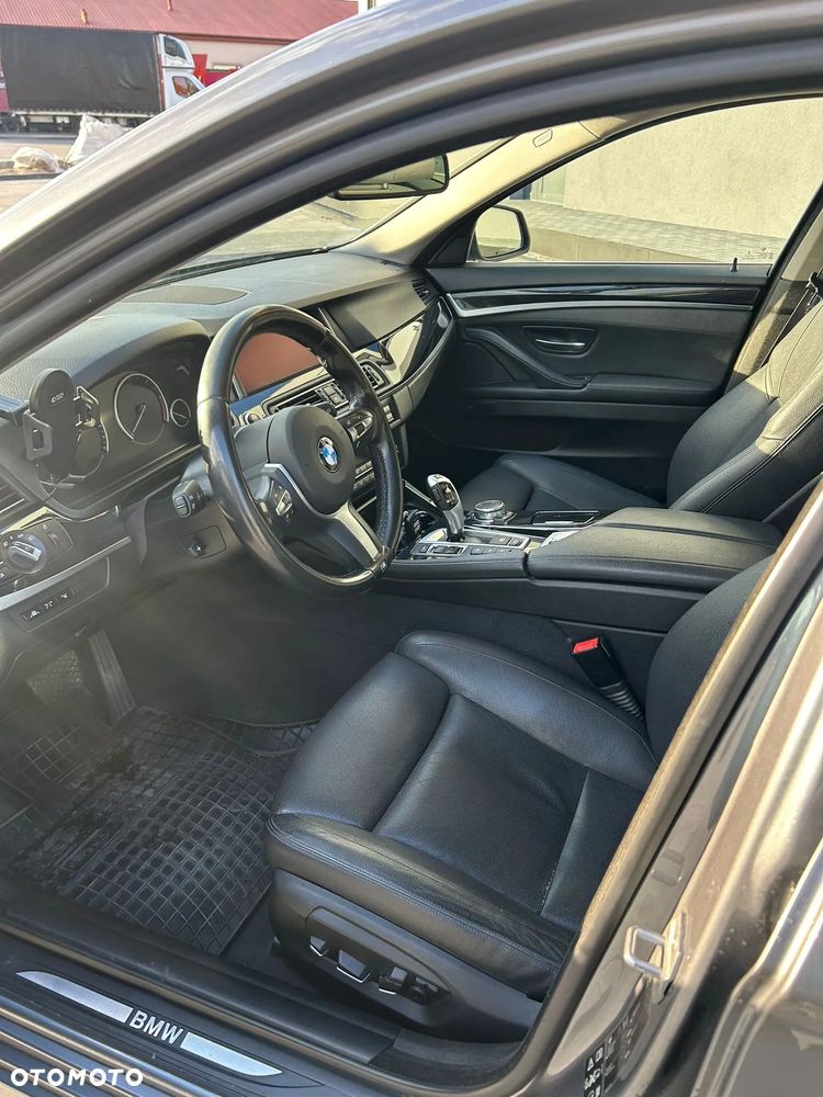 BMW Seria 5 530d xDrive - 9