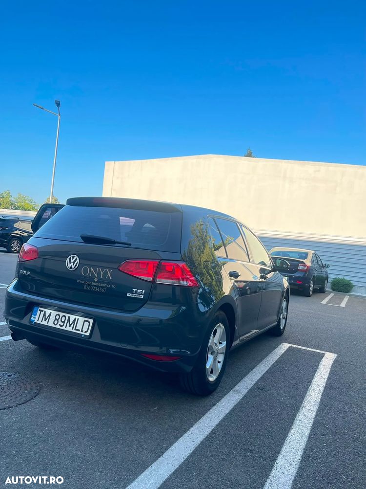 Volkswagen Golf - 6